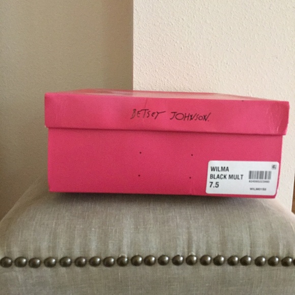 “ Betsey Johnson“ ankle boots  7 1/2 size - Picture 3 of 4